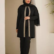 مانتو جلو باز نوار دوزی شده