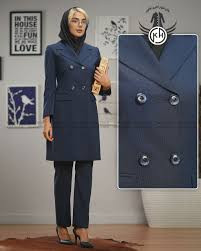 مانتو شلوار اداری طرح دکمه دوبل